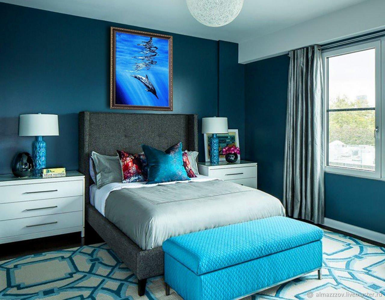 Бирюзовая спальня с синим цветом в интерьере